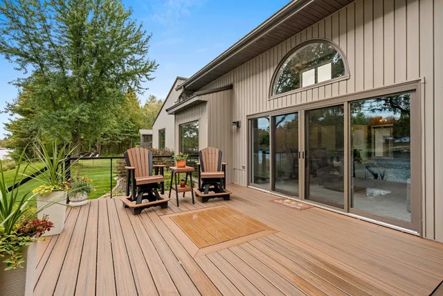 $824,900 | N5938 Wolf River Road, Shawano, WI 54166