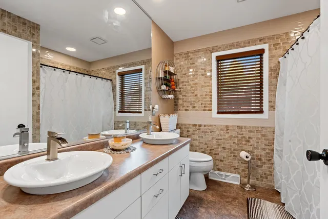 $824,900 | N5938 Wolf River Road, Shawano, WI 54166