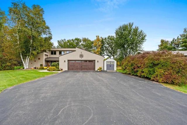 $824,900 | N5938 Wolf River Road, Shawano, WI 54166