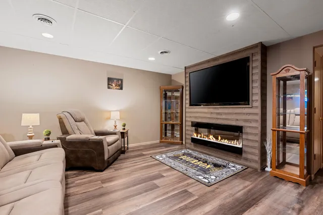 $824,900 | N5938 Wolf River Road, Shawano, WI 54166