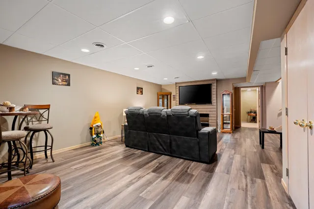 $824,900 | N5938 Wolf River Road, Shawano, WI 54166