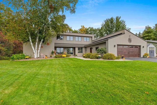 $824,900 | N5938 Wolf River Road, Shawano, WI 54166