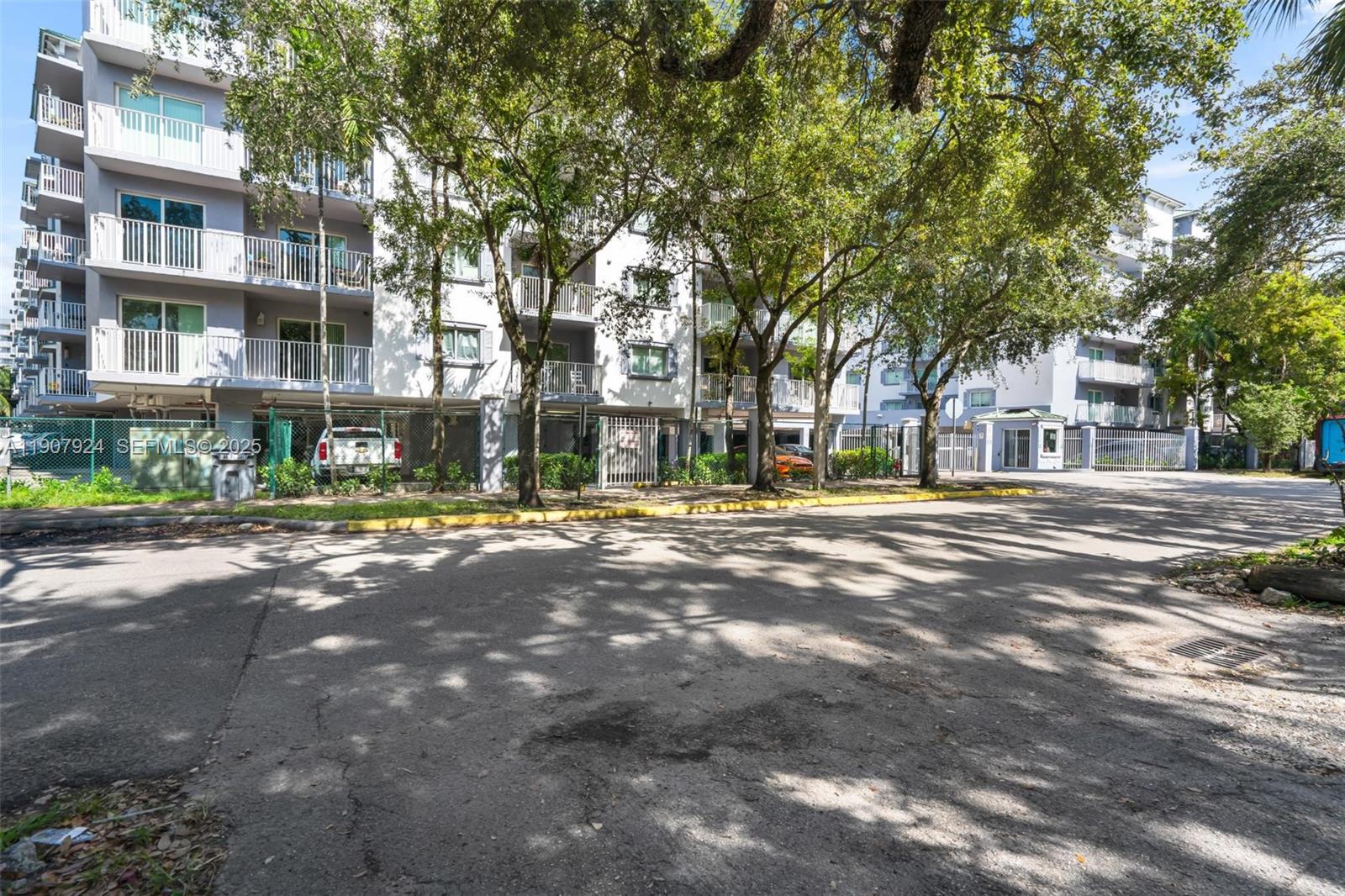 2475 Northwest 16th St Road, Unit 616 Miami, FL 33125 - Photo 5 of 32 a view of city with tall buildings