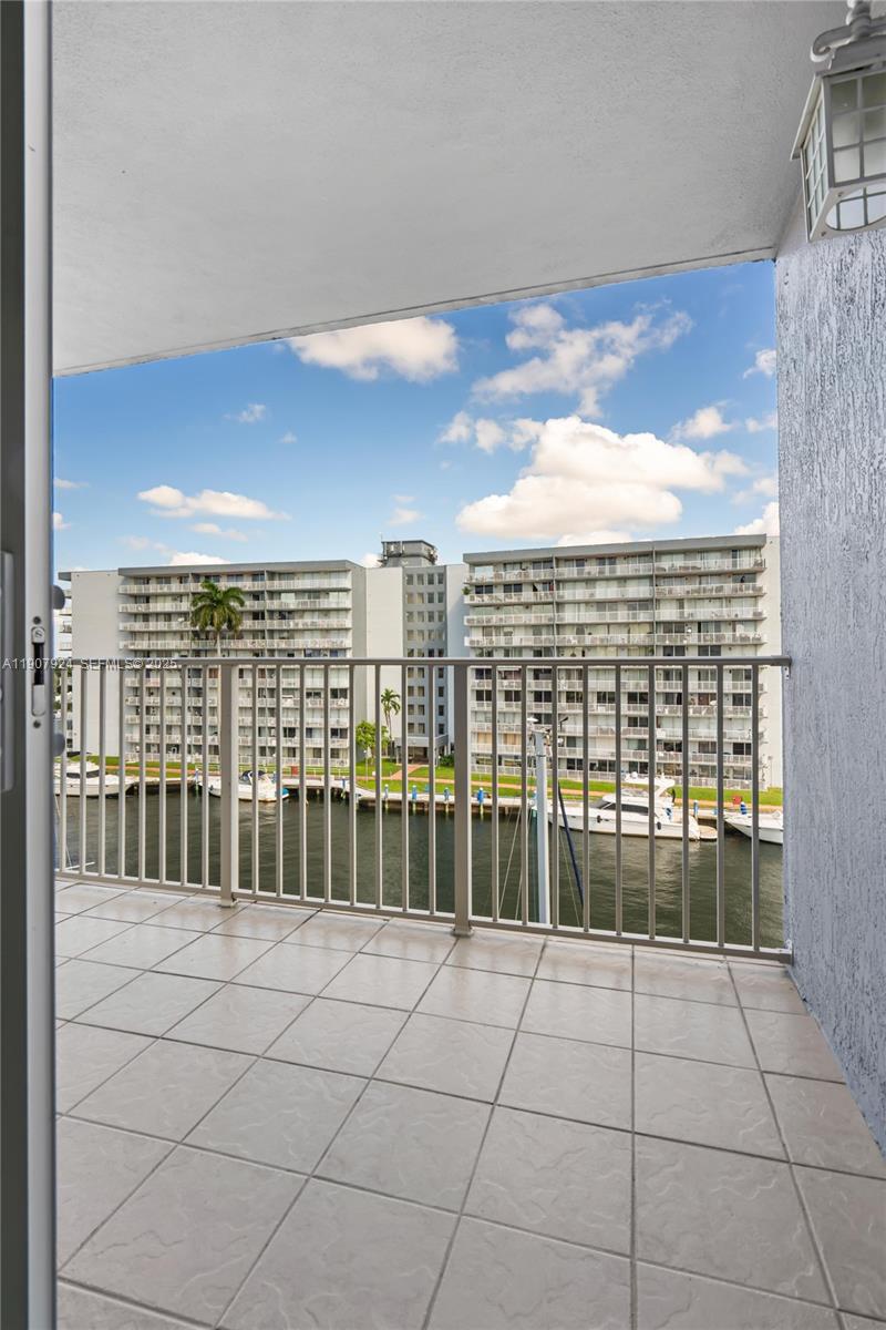 2475 Northwest 16th St Road, Unit 616 Miami, FL 33125 - Photo 10 of 32 a view of a balcony
