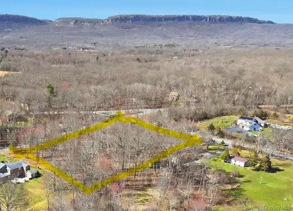 $175,000 | 799 Albany Post Road, Gardiner, NY 12561