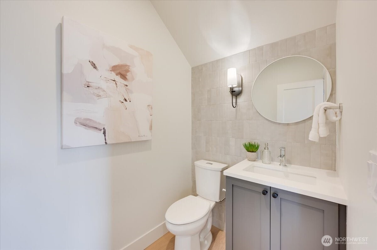 13542 39th Avenue Northeast, Unit A Seattle, WA 98125 - Photo 13 of 30