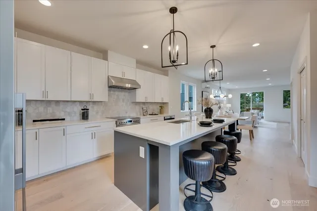 $999,950 | 13542 39th Avenue Northeast, Unit A, Seattle, WA 98125