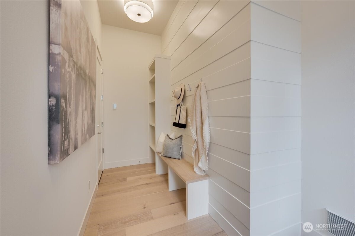 13542 39th Avenue Northeast, Unit A Seattle, WA 98125 - Photo 2 of 30