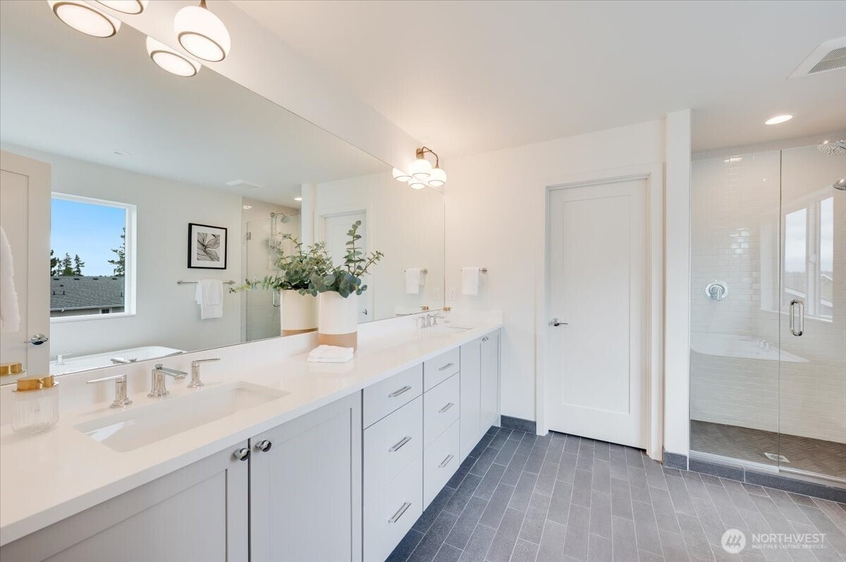 13542 39th Avenue Northeast, Unit A Seattle, WA 98125 - Photo 26 of 30