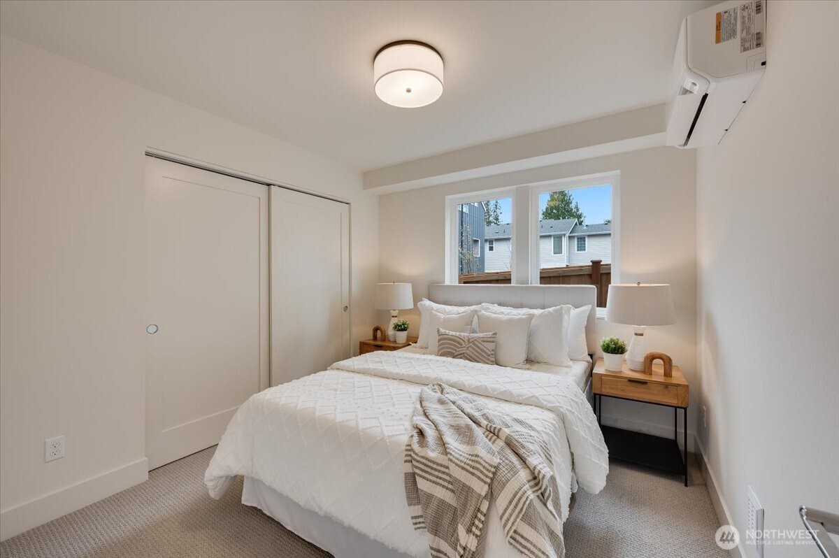 13542 39th Avenue Northeast, Unit A Seattle, WA 98125 - Photo 4 of 30