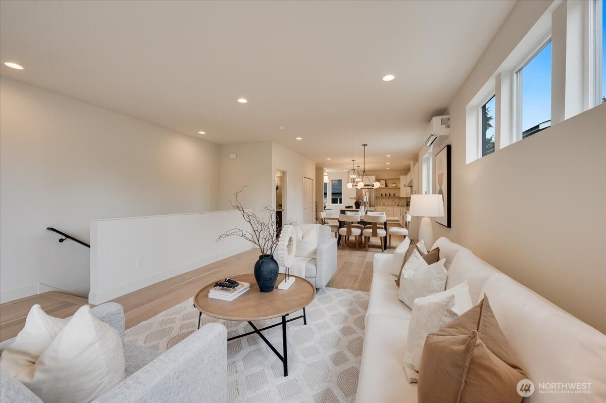 13542 39th Avenue Northeast, Unit A Seattle, WA 98125 - Photo 8 of 30