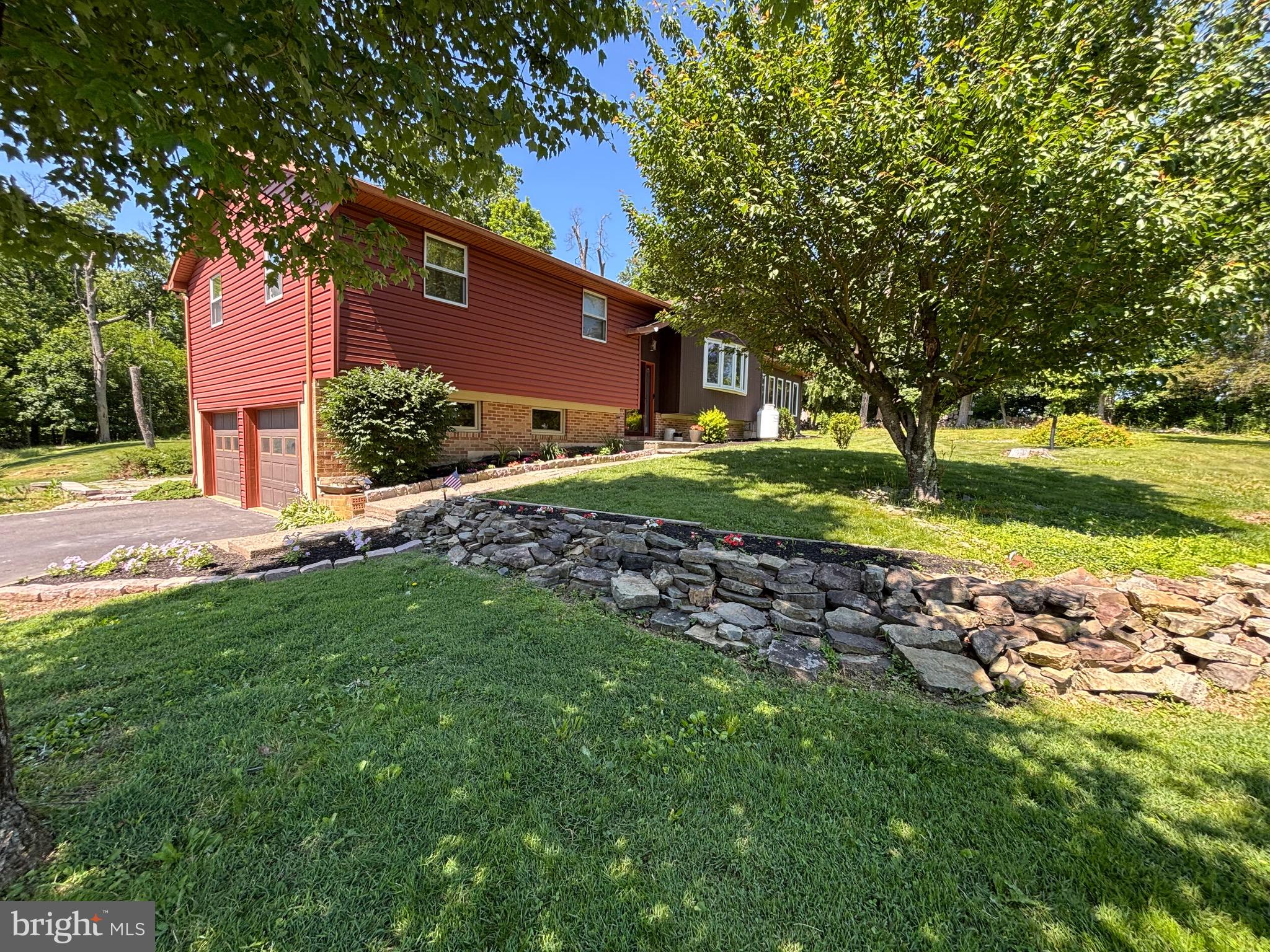 2394 Hill Road Perkiomenville, PA 18074 - Photo 4 of 44