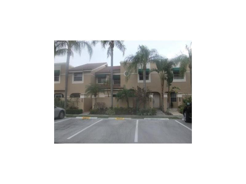 6619 Via Regina, Unit 6619 Boca Raton, FL 33433 - Photo 2 of 8 Exterior Front