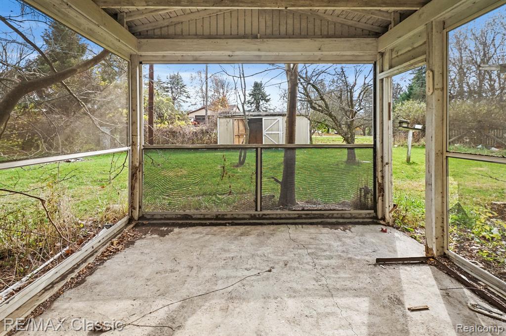 2670 Lake George Road Leonard, MI 48367 - Photo 22 of 31
