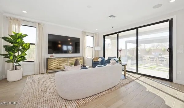 $893,800 | 95 East Windsor Drive, Gilbert, AZ 85296