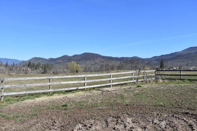 2110 Hammel Road Eagle Point, OR 97524 - Photo 9 of 14 ham10 (2)