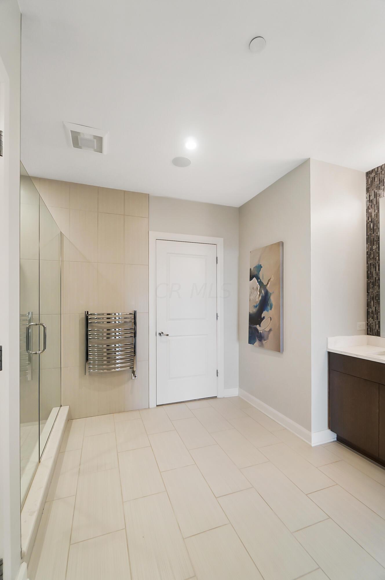 250 West Spring Street, Unit 925 Columbus, OH 43215 - Photo 20 of 57 Primary Ensuite