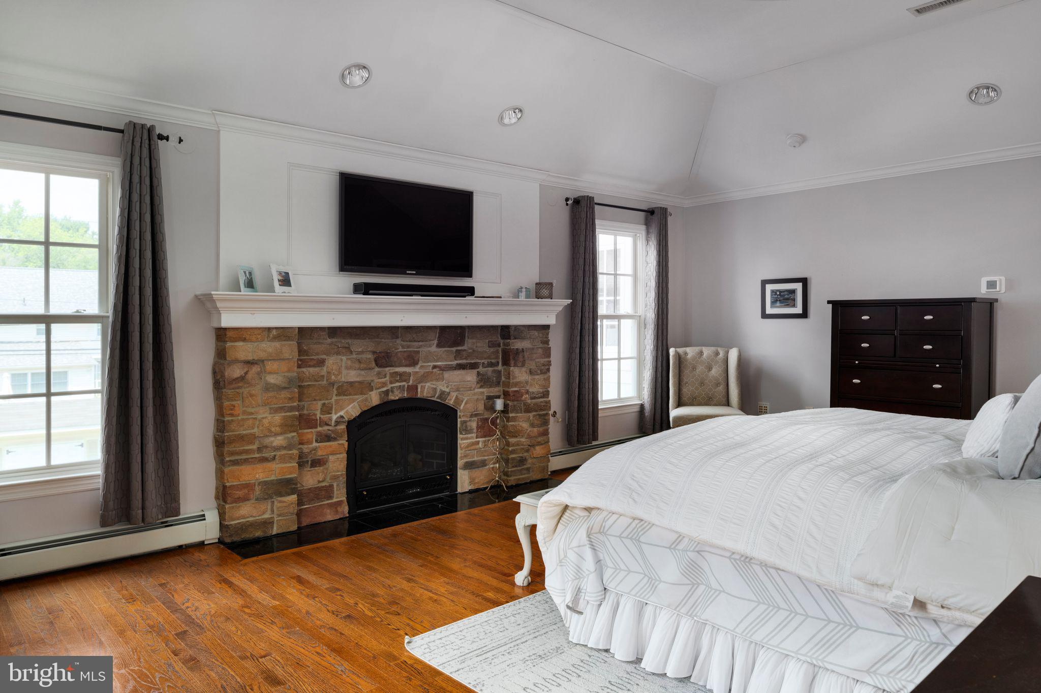 7 Keats Road Yardley, PA 19067 - Photo 37 of 68 Primary Suite