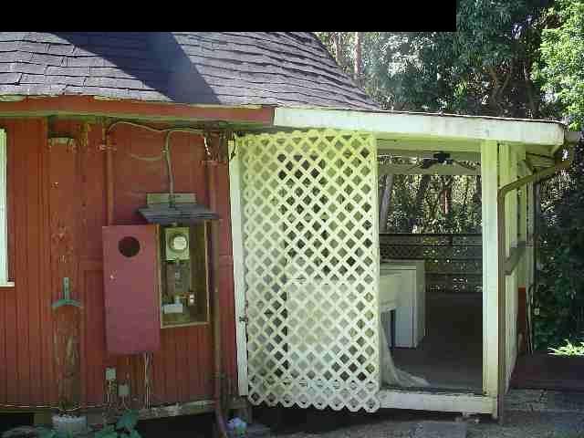 497 Kawelo Road Haiku, HI 96708 - Photo 4 of 18 a view of a porch