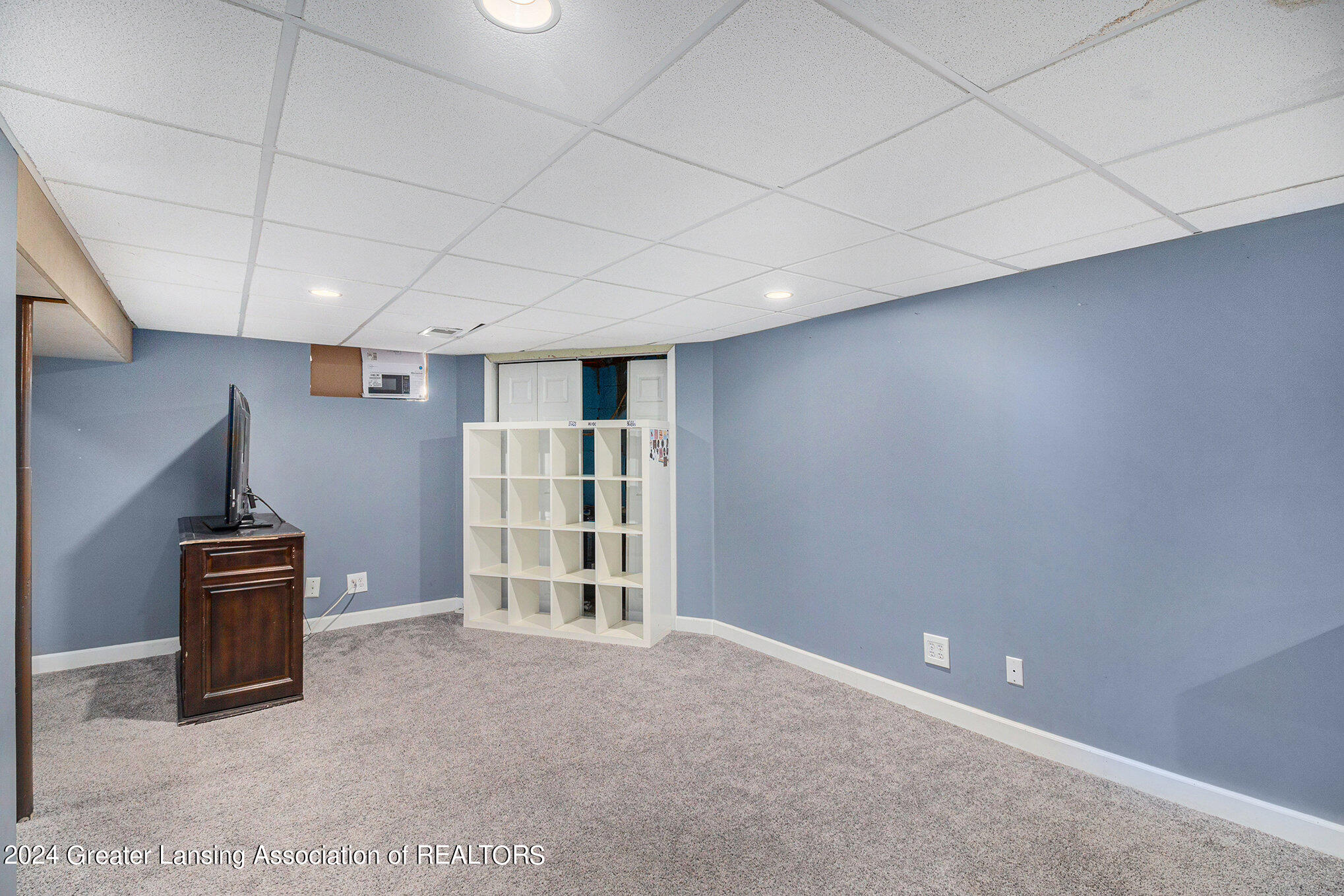 1378 Valley View Road Lansing, MI 48906 - Photo 20 of 26 1378 valleyview 19