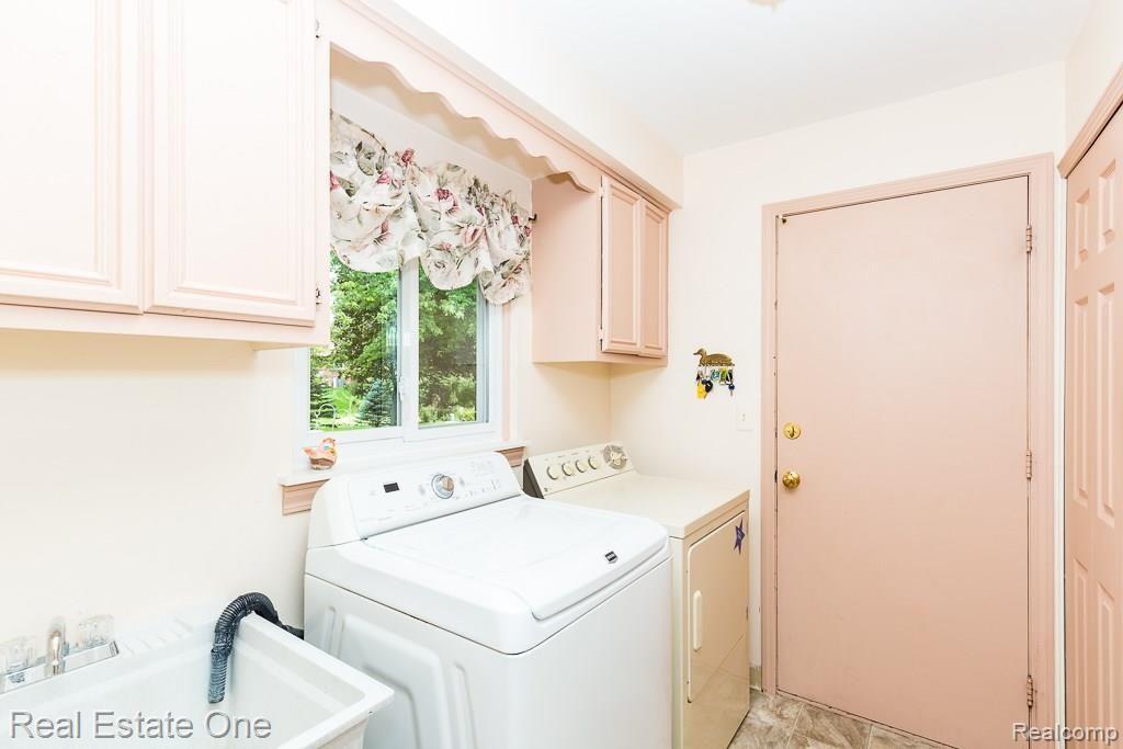 2420 Kimberly Fair Street Rochester Hills, MI 48309 - Photo 25 of 28