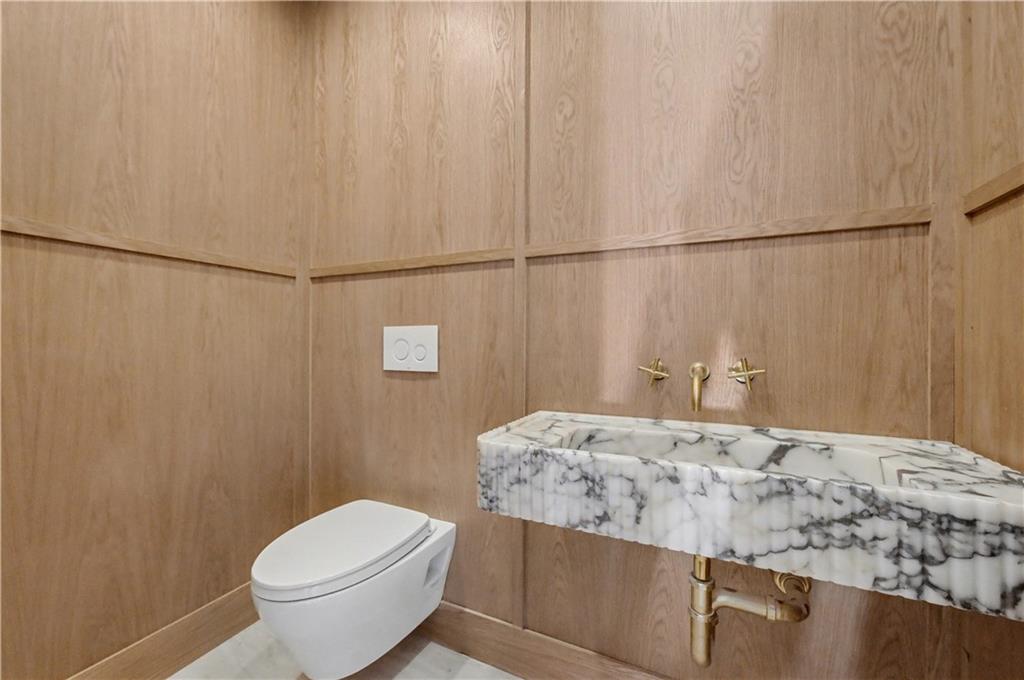 277 18th Street Brooklyn, NY 11215 - Photo 11 of 27