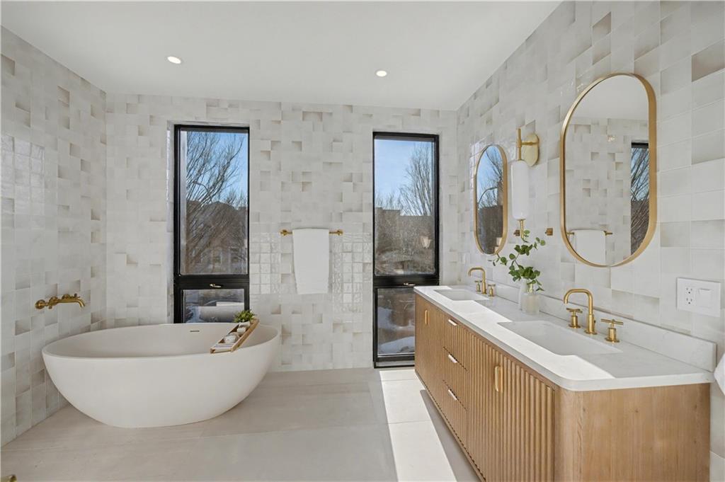 277 18th Street Brooklyn, NY 11215 - Photo 12 of 27