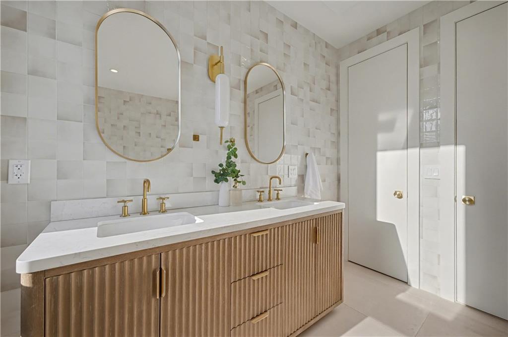 277 18th Street Brooklyn, NY 11215 - Photo 13 of 27