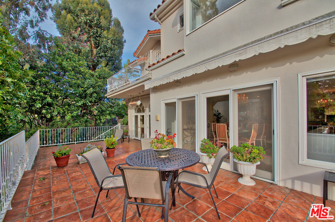 381 North Bonhill Road Los Angeles, CA 90049 - Photo 20 of 22 Gallery Image 20