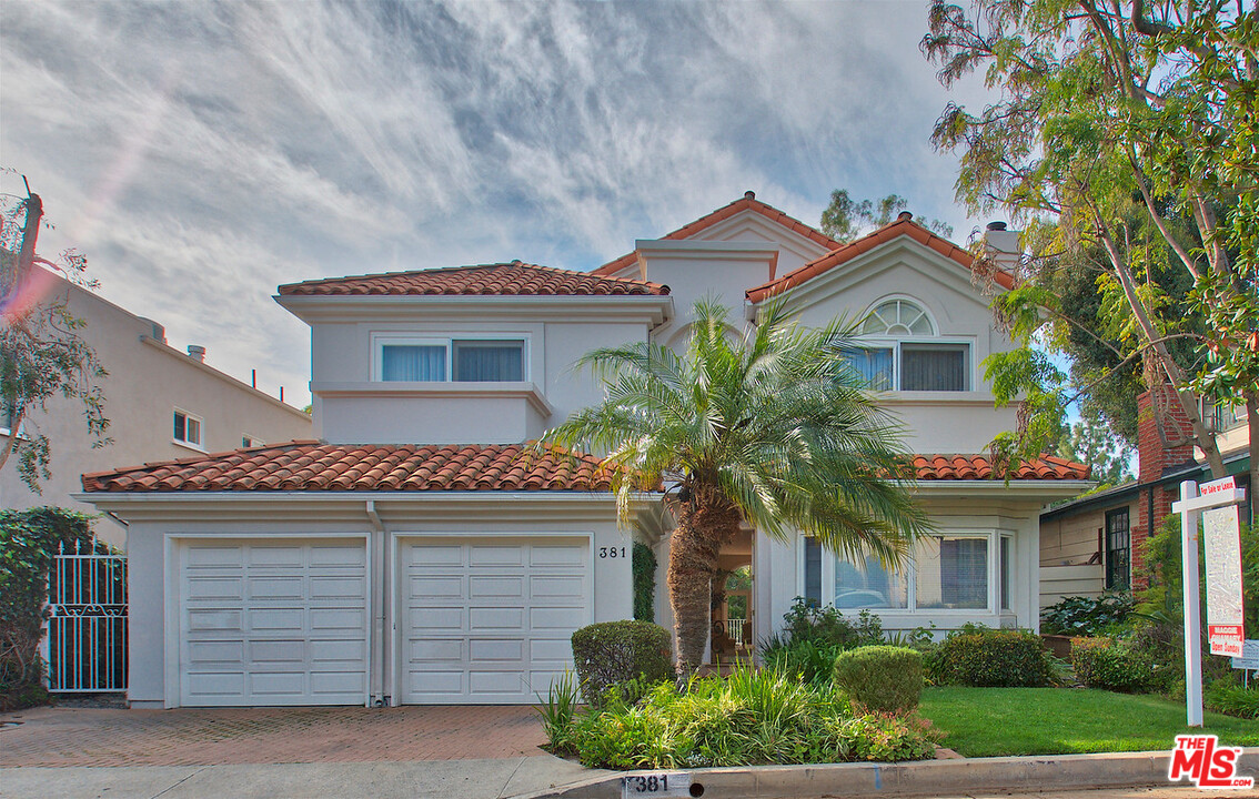 381 North Bonhill Road Los Angeles, CA 90049 - Photo 3 of 22 Gallery Image 3