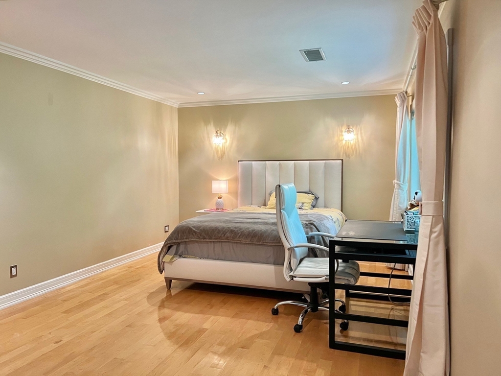 75 Lee Street Brookline, MA 02445 - Photo 17 of 30