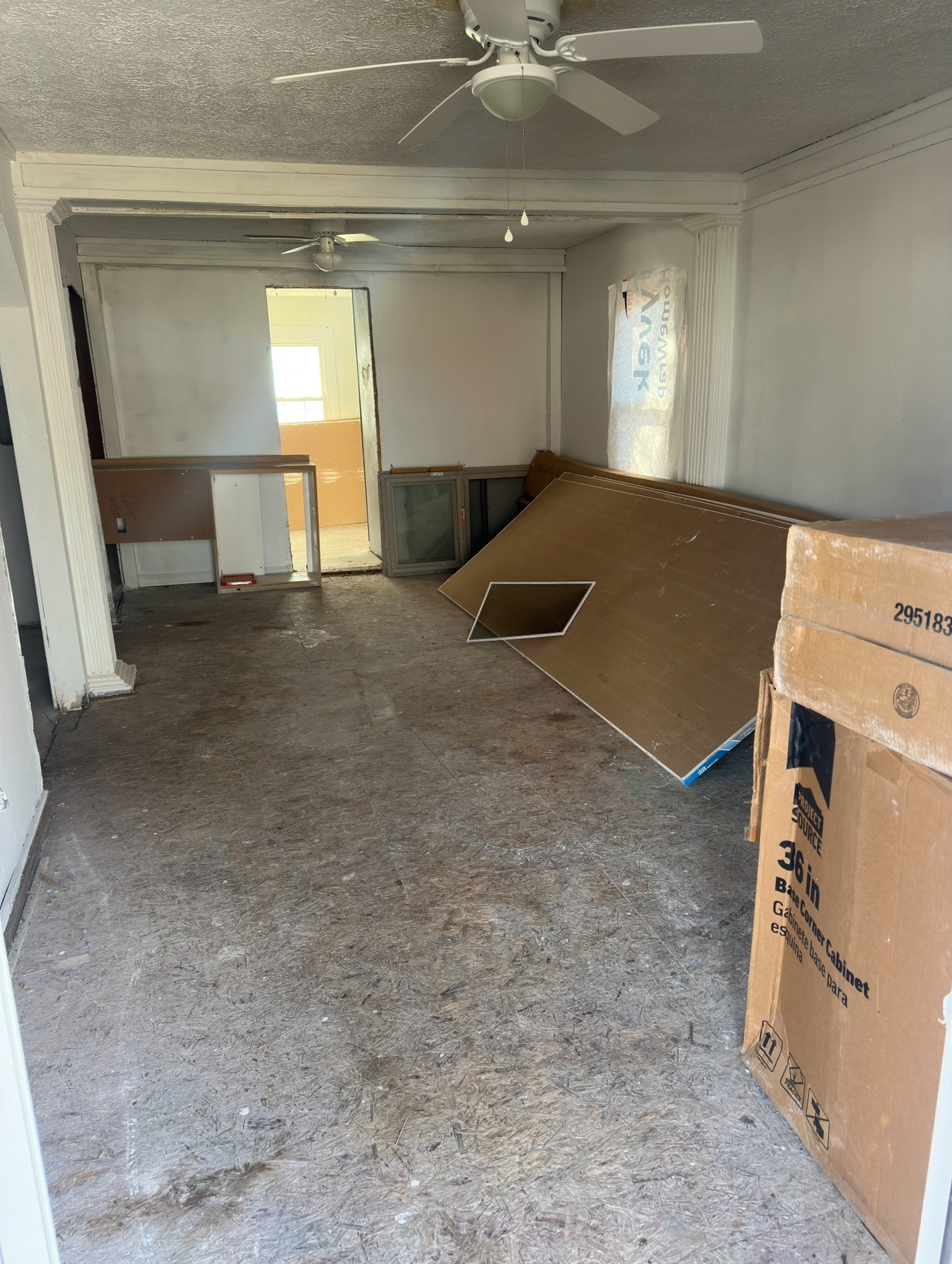 2125 Butler Road Hopkinsville, KY 42240 - Photo 5 of 10 a view of a livingroom with a furniture and a ceiling fan