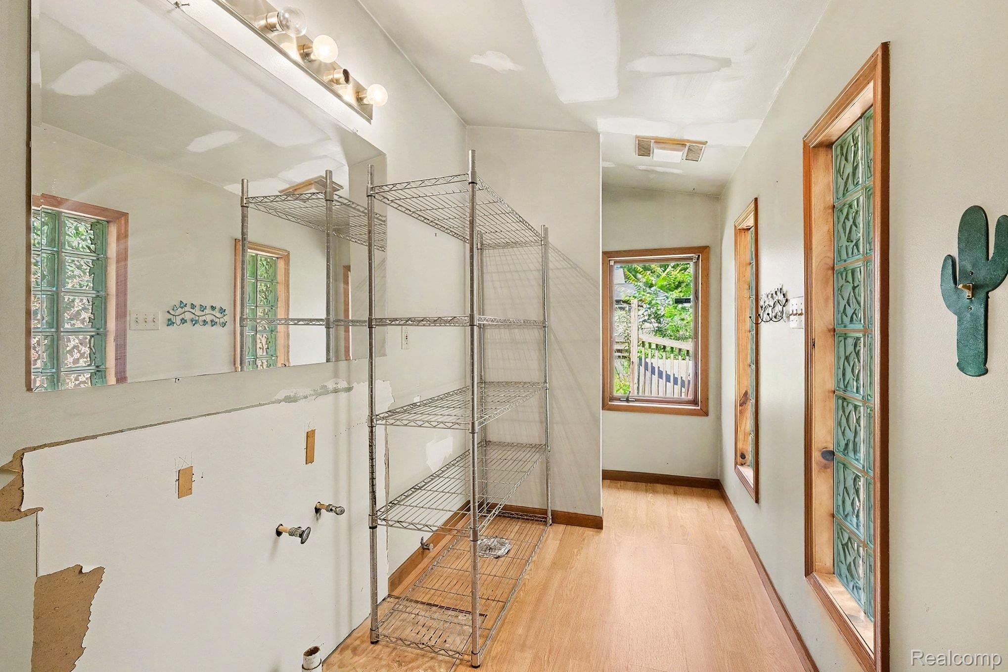 16059 Murray Road Byron, MI 48418 - Photo 20 of 32 020_file_1269.jpg