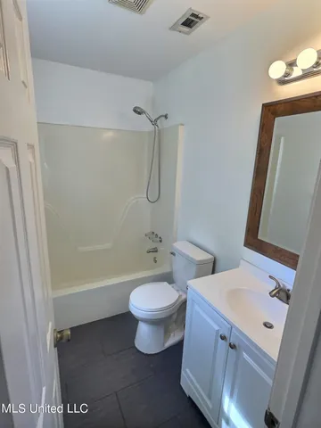 $1,675 | 5408 Old Fort Bayou Road, Ocean Springs, MS 39564