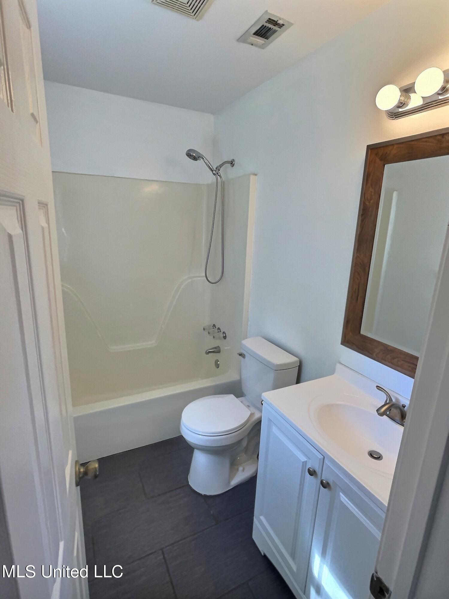 5408 Old Fort Bayou Road Ocean Springs, MS 39564 - Photo 9 of 14 IMG_7181