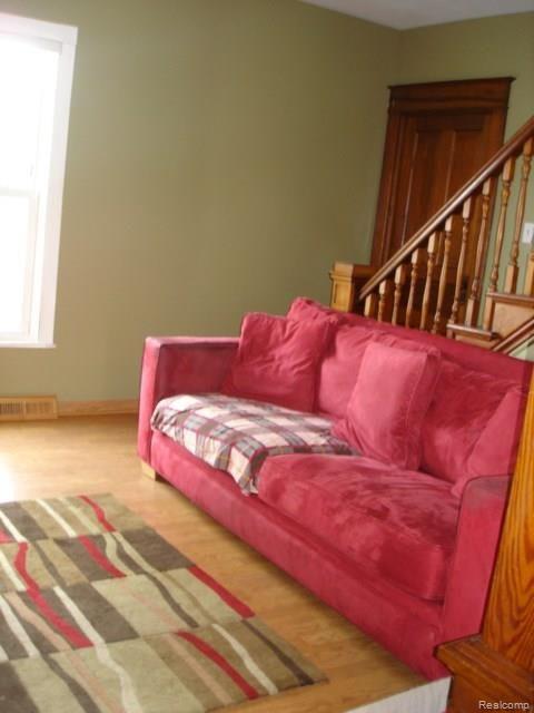 1445 Elm Howell, MI 48855 - Photo 6 of 6 living room.JPG
