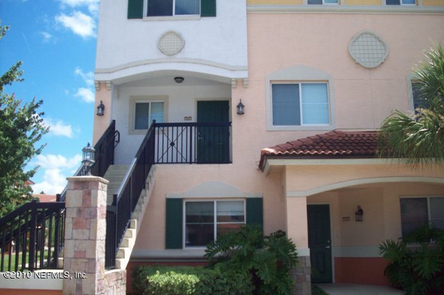 a front view of house with yard