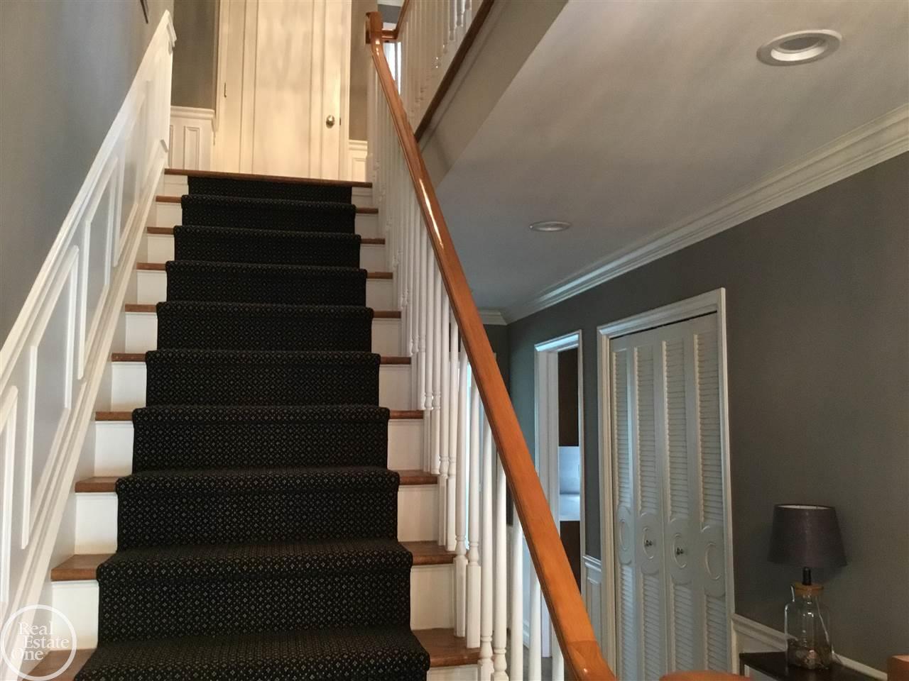 951 North Oxford Road Grosse Pointe, MI 48236 - Photo 16 of 32 31331596-15.JPG