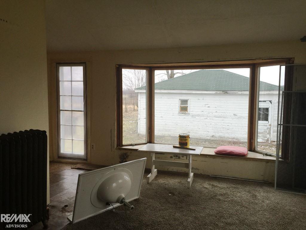 8290 Short Cut Road Fair Haven, MI 48023 - Photo 6 of 30 31312561-5.JPG