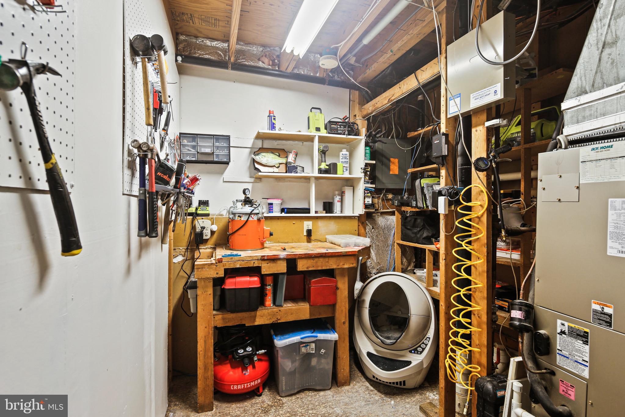 9348 Northgate Road Laurel, MD 20723 - Photo 30 of 42 a utility room with dryer and washer