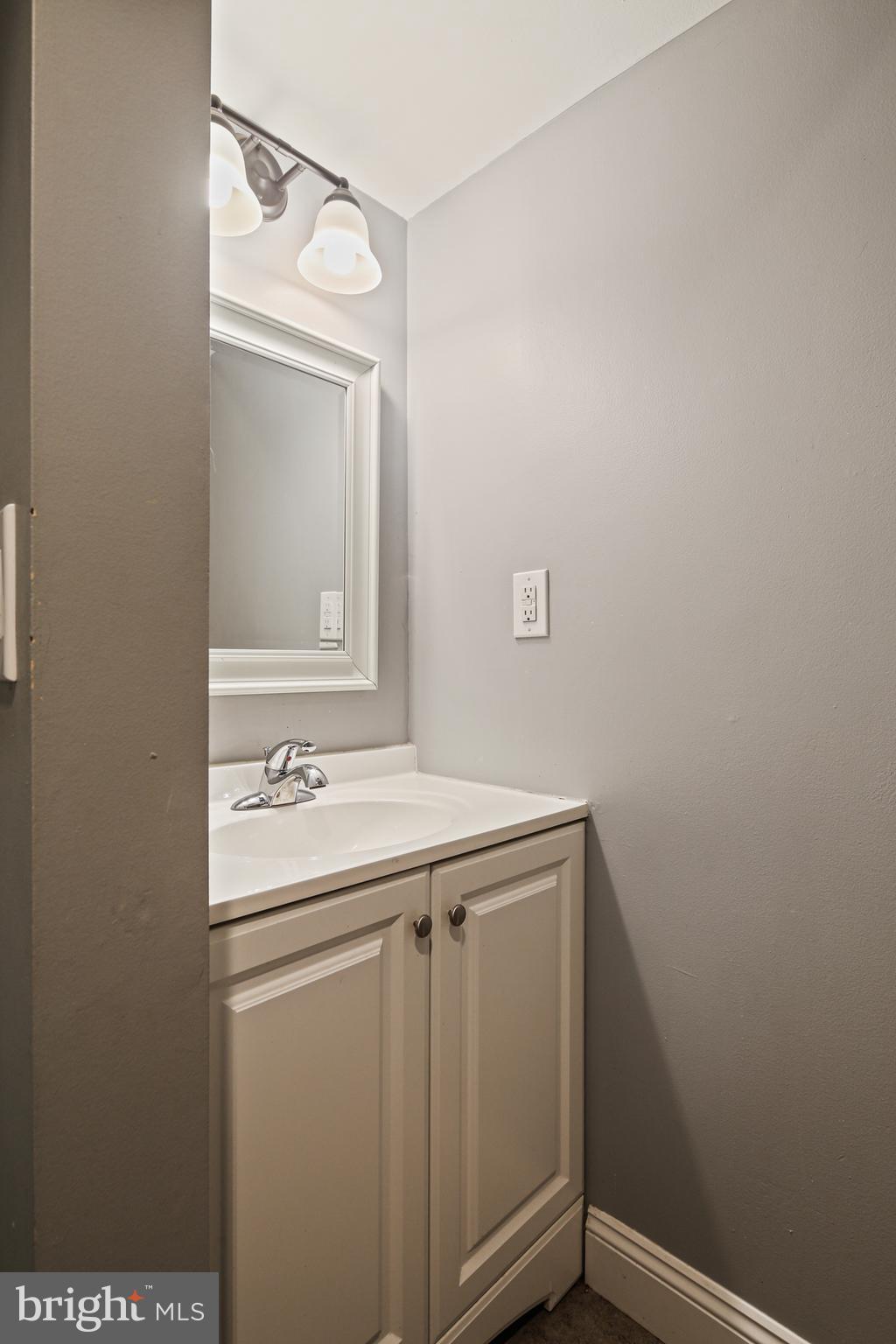 9348 Northgate Road Laurel, MD 20723 - Photo 34 of 42 a utility room with dryer and washer