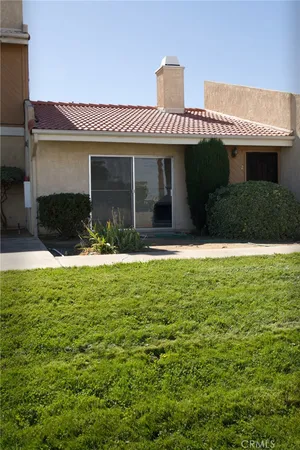 $279,900 | 16465 Green Tree Boulevard, Victorville, CA 92395