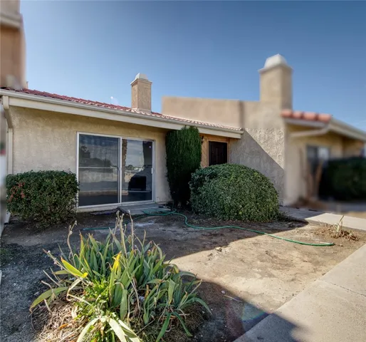 $325,000 | 16465 Green Tree Boulevard, Victorville, CA 92395