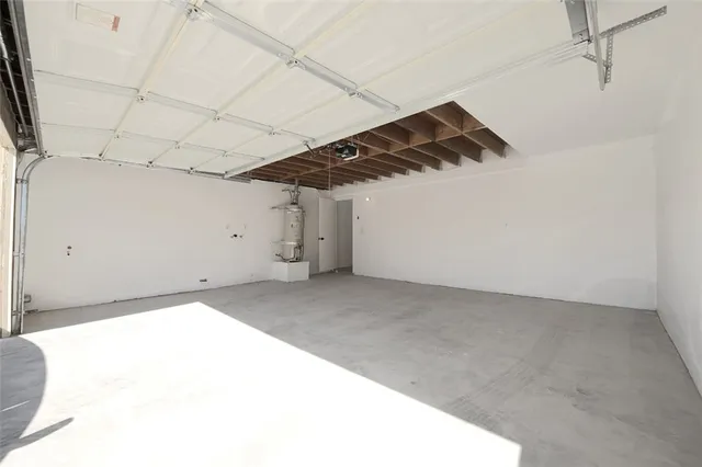 $325,000 | 16465 Green Tree Boulevard, Victorville, CA 92395