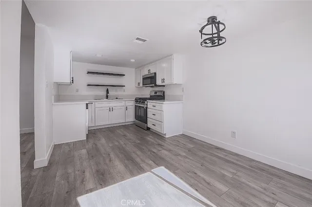 $325,000 | 16465 Green Tree Boulevard, Victorville, CA 92395