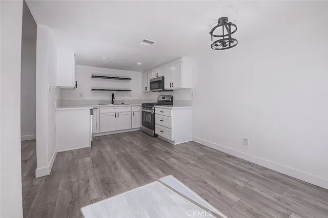 $325,000 | 16465 Green Tree Boulevard, Victorville, CA 92395