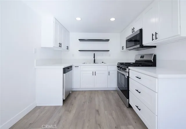 $325,000 | 16465 Green Tree Boulevard, Victorville, CA 92395