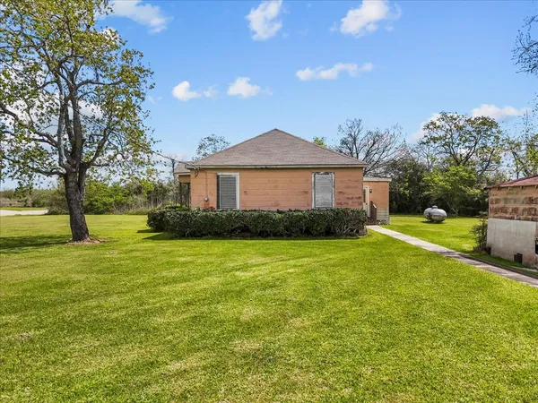 $310,000 | 11703 Farm To Market Road 1764, Santa Fe, TX 77510