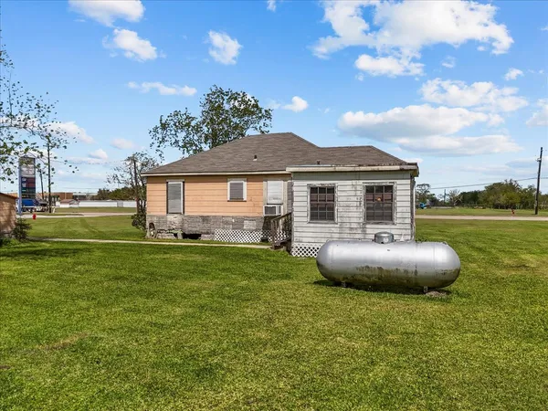 $310,000 | 11703 Farm To Market Road 1764, Santa Fe, TX 77510