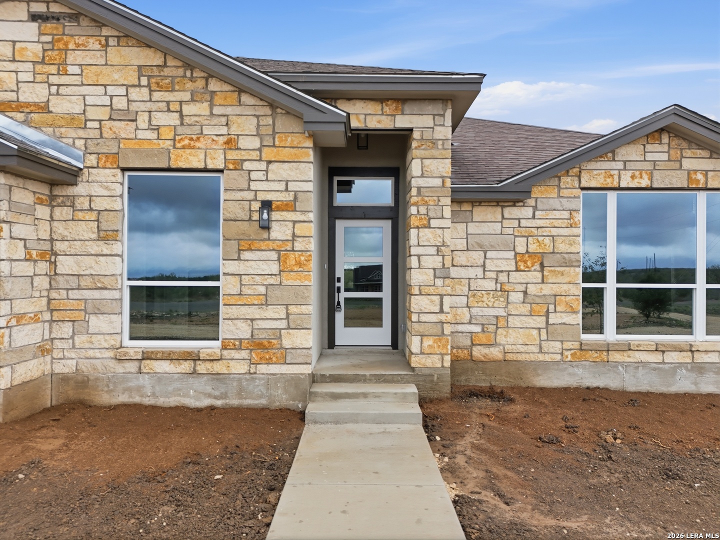 60 Friendship Hills Uvalde, TX 78801 - Photo 5 of 44